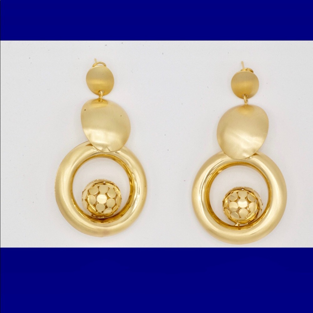 Earring: Beautiful Good droop earring